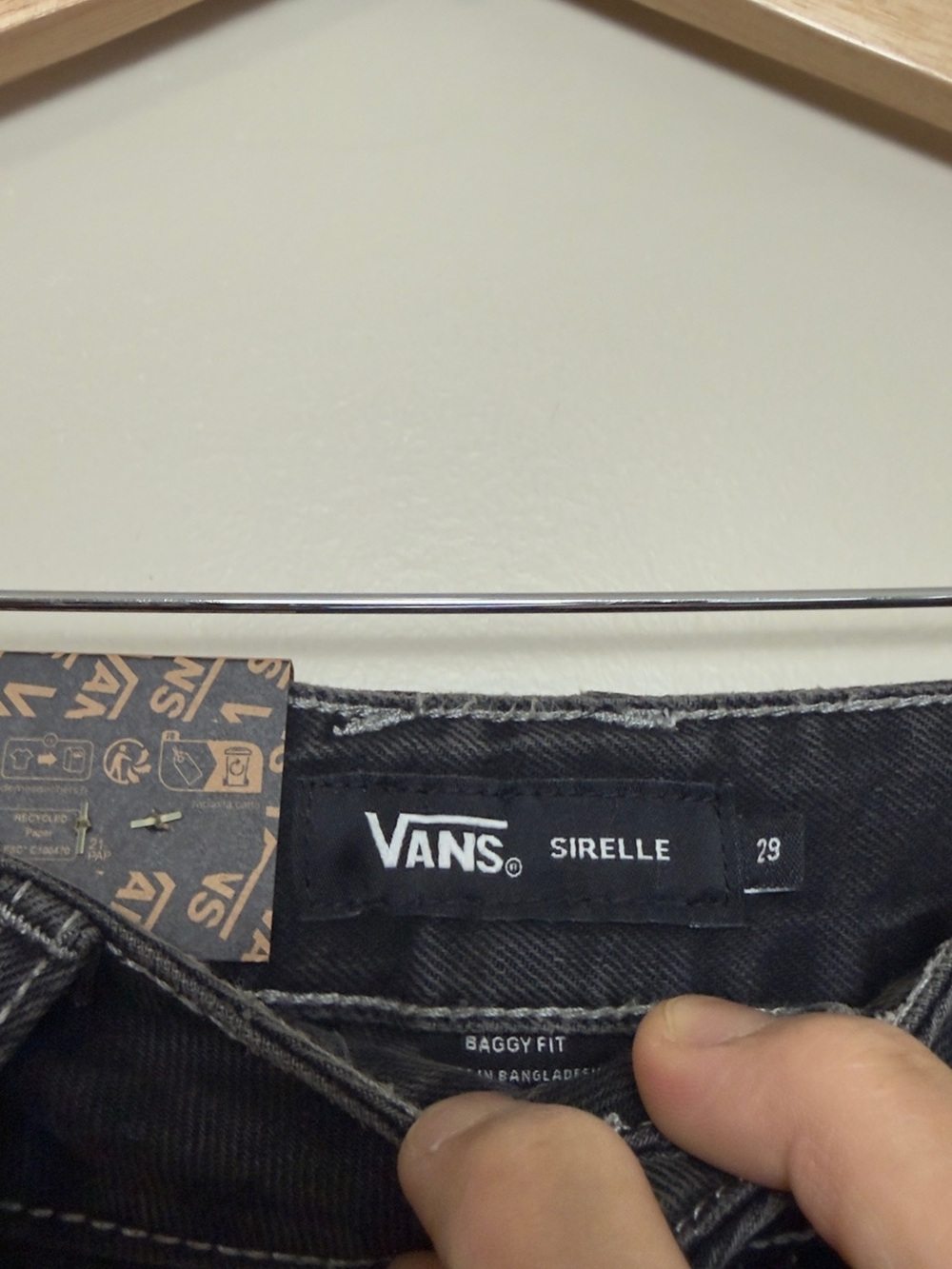 Vans Sirelle Black Graphic Baggy Jeans Size 29 Y2K Wide Leg Streetwear NWT - Picture 7 of 9